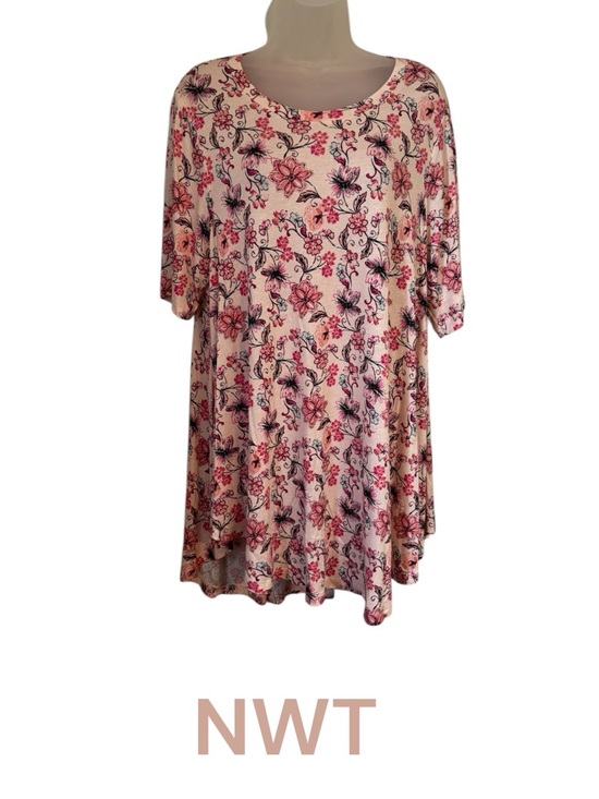 Lane Bryant Tops - NWT Lane Bryant Beautiful Pale Pink Floral Top 14/16 #C